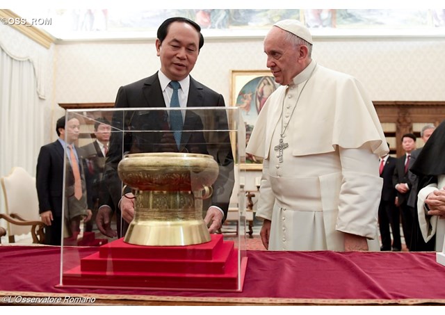 Nhấn vào ảnh để xem kích thước thật
Tên: chu-tich-nuoc-viet-nam-yet-kien-duc-giao-hoang_2.jpg
Lần xem: 678
Kích thước: 67.0 KB