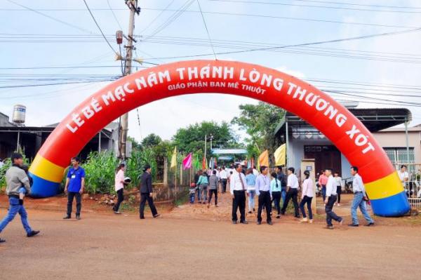 Nhấn vào ảnh để xem kích thước thật
Tên: bmt_bemacnamthanhltx_02_700_465_600_399.jpg
Lần xem: 626
Kích thước: 43.5 KB