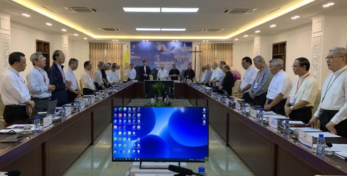 Nhấn vào ảnh để xem kích thước thật
Tên: khai-mac-dai-hoi-xiv.jpg
Lần xem: 400
Kích thước: 45.6 KB