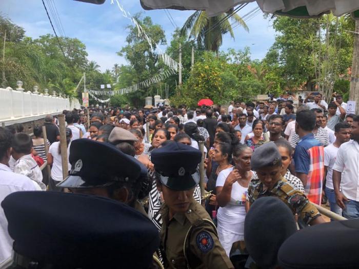 Nhấn vào ảnh để xem kích thước thật
Tên: srilanka_damtang_01.jpg
Lần xem: 403
Kích thước: 70.7 KB